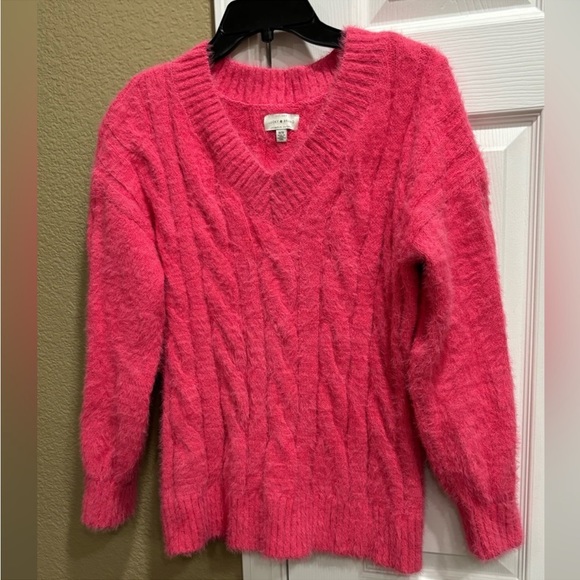 Lucky Brand Women Hot Pink Cable Knit fuzzy Eyelash V Neck size M - Picture 3 of 5